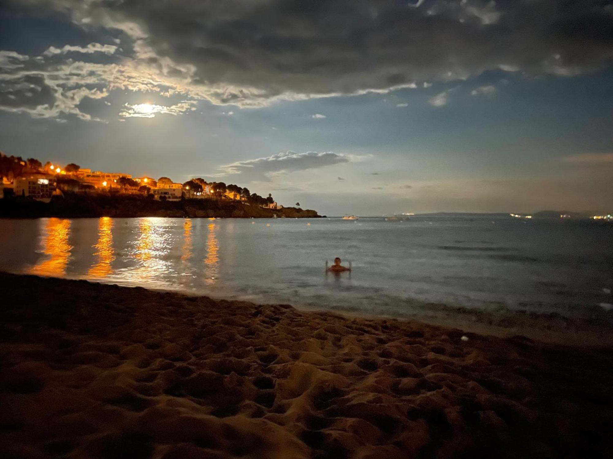 Studio Roses Beach Luaran gambar